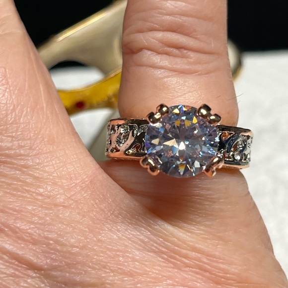 🍑Stunning rose gold chunky rhinestone ring -etched NWOT - Picture 3 of 10